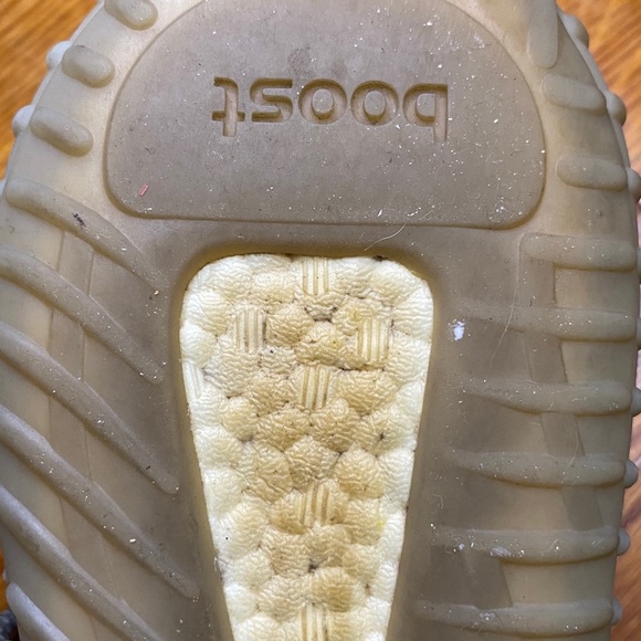 Yeezy Belugas 1.0 - Picture 3 of 9